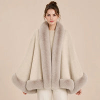 Ton poncho Poncho En Maille Avec Col En Fausse Fourrure